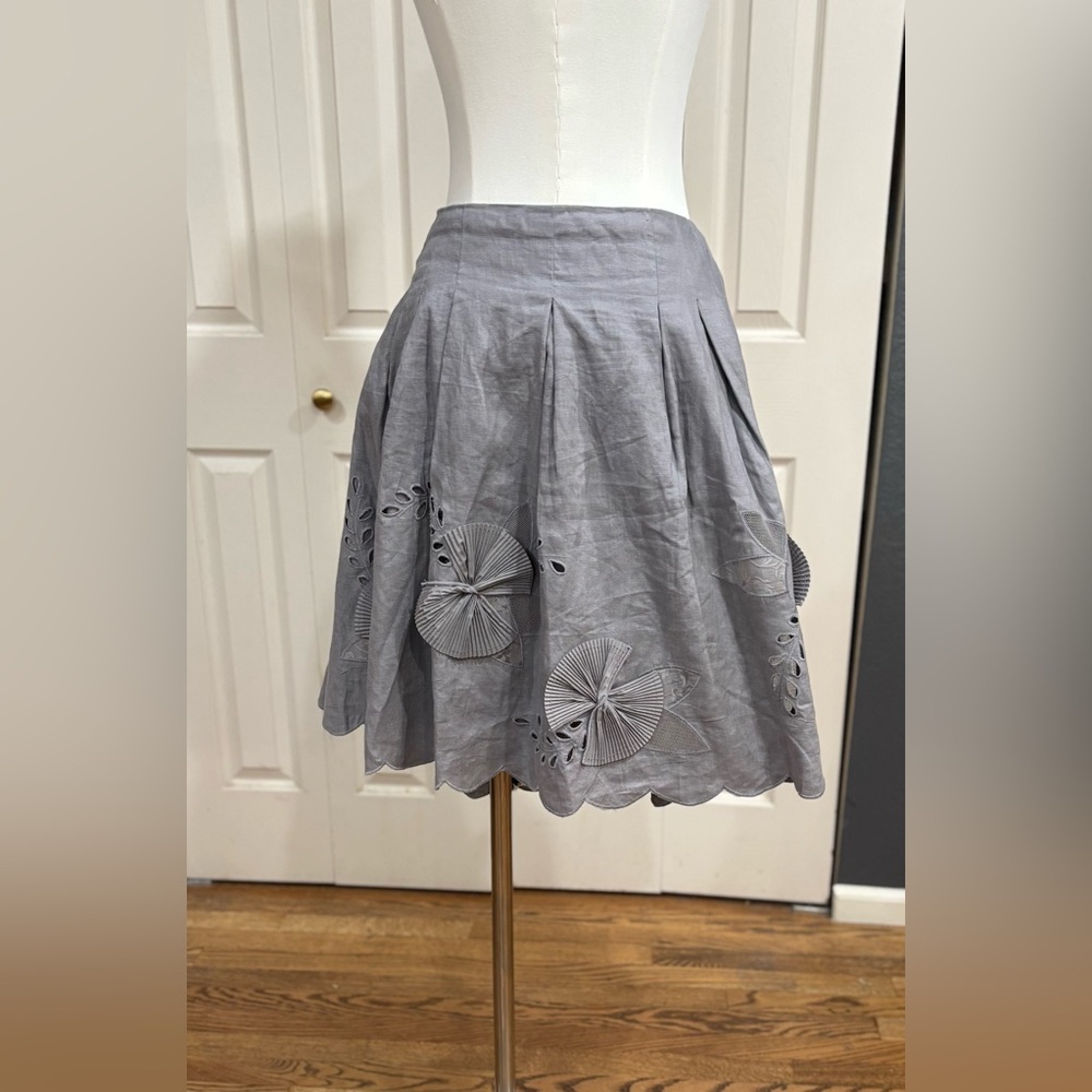 🩶2/$120🩶 ANTHROPOLOGIE Gray box-pleat, full/circle Skirt, Cutouts, appliqués - Picture 6 of 13